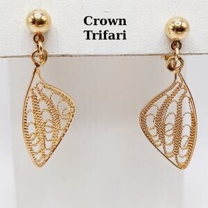 Vintage Crown Trifari Gold Tone Filigree Clip Earrings Dangle Drop Signed